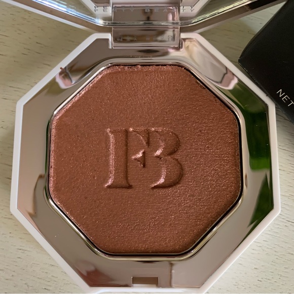 Bundle FENTY Killawatt Foil Freestyle Highlighter & Pro Kiss'r Luscious … - Picture 4 of 14